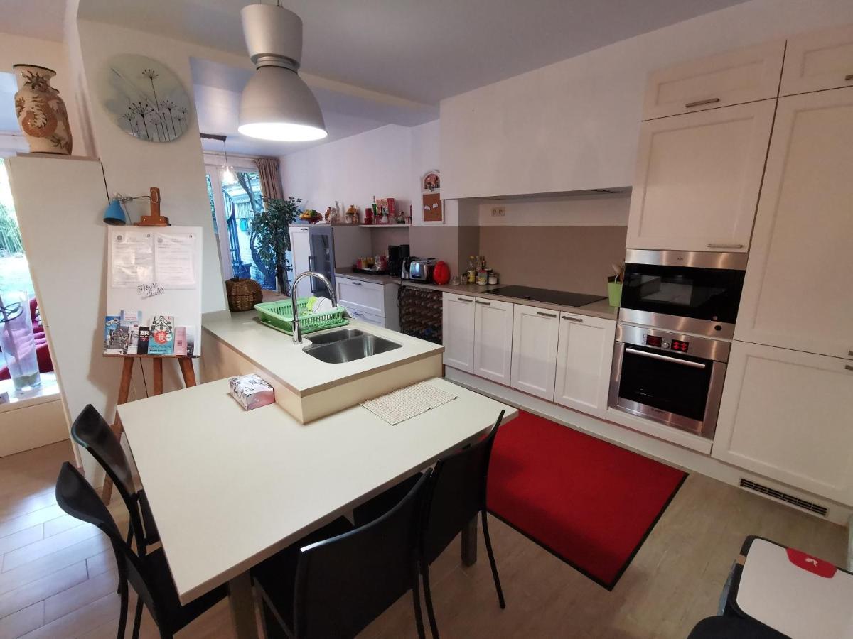 בריסל Le Divan Rouge Apartement, Next Atomium & Expo מראה חיצוני תמונה